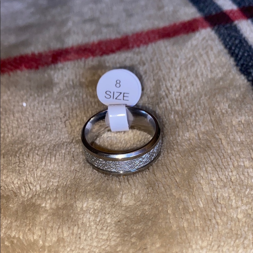 Elegant Silver Textured Ring - Size 8